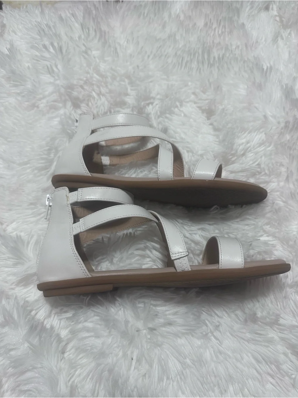 Used Dream Pairs White Crisscross Ankle Strap Sandals Size 4